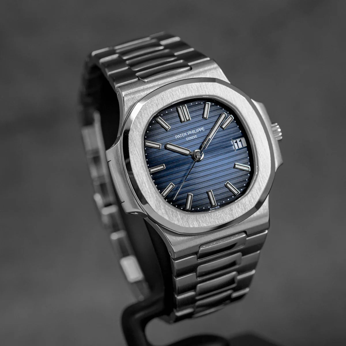 Patek Philippe Nautilus 5800/1A Blue Dial Luxury Watch